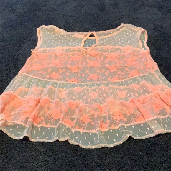 Top - Picture 2 of 2